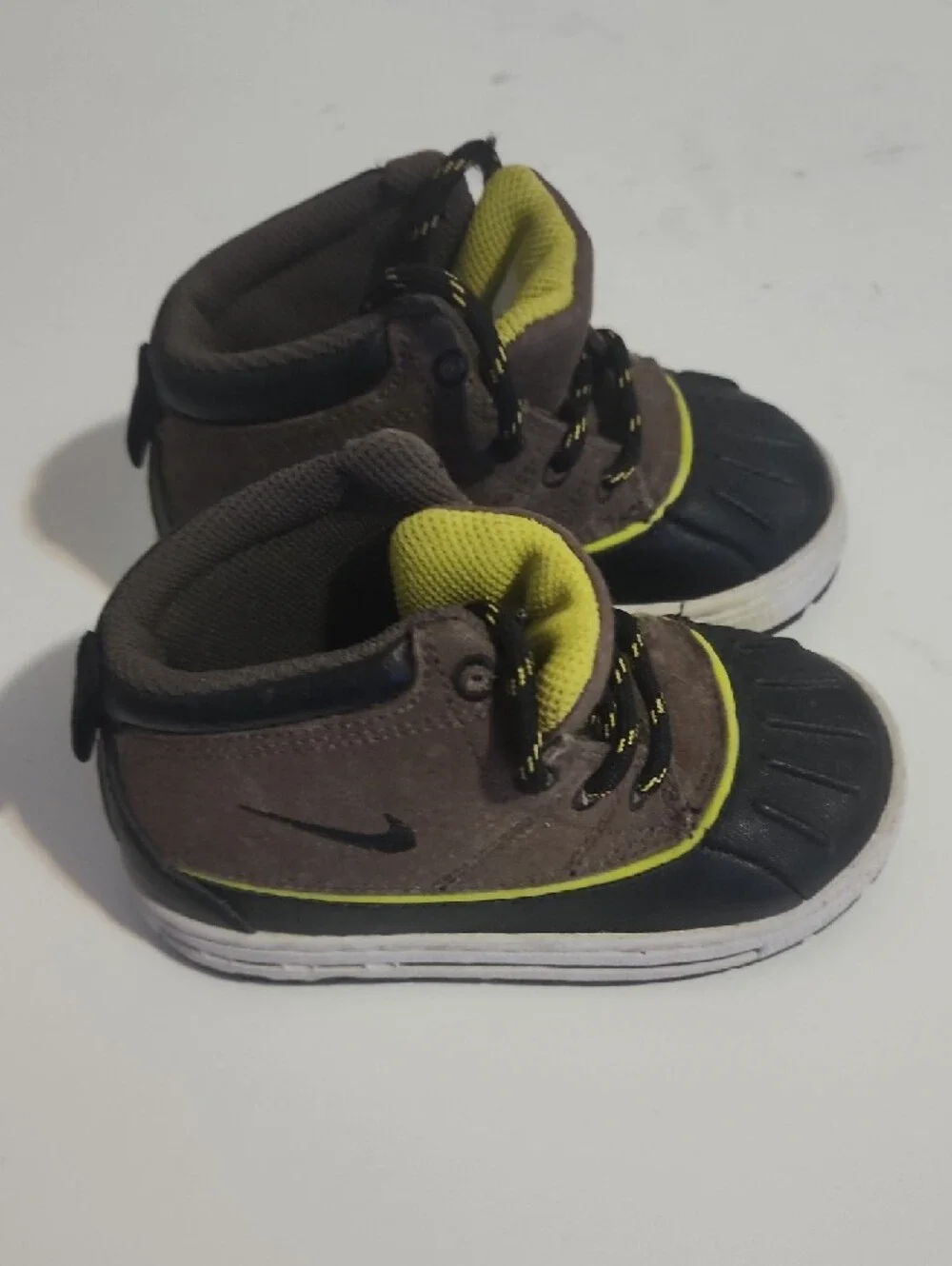 Nike Kids Black and Yellow Lace-Up Boots